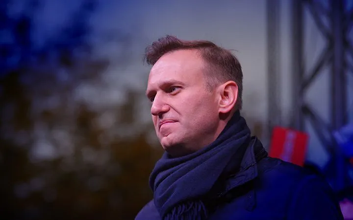 «Он был живой, чем бесил всех заживо мёртвых»