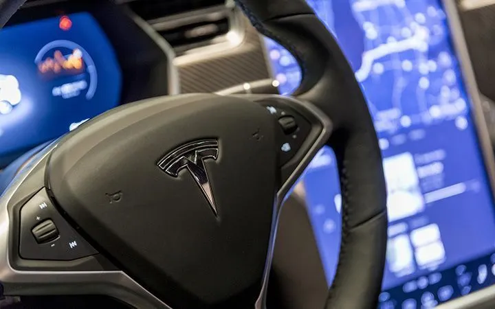 Tesla вновь стала мировым лидером рынка электромобилей