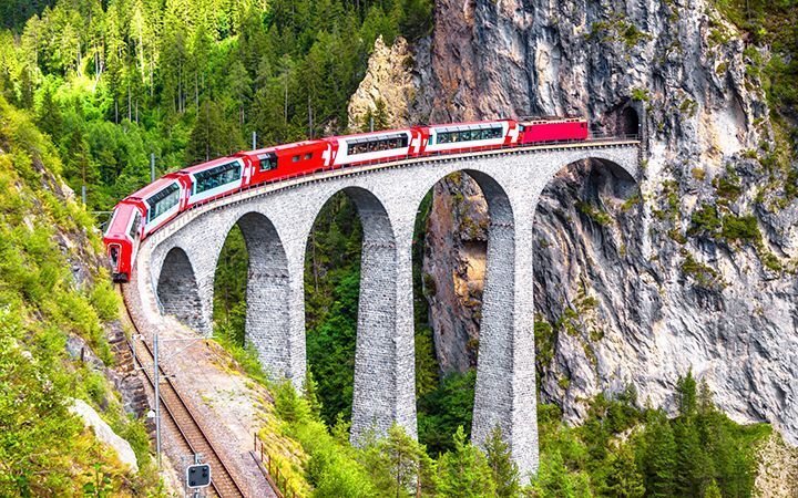 9 самых красивых железнодорожных маршрута на планете