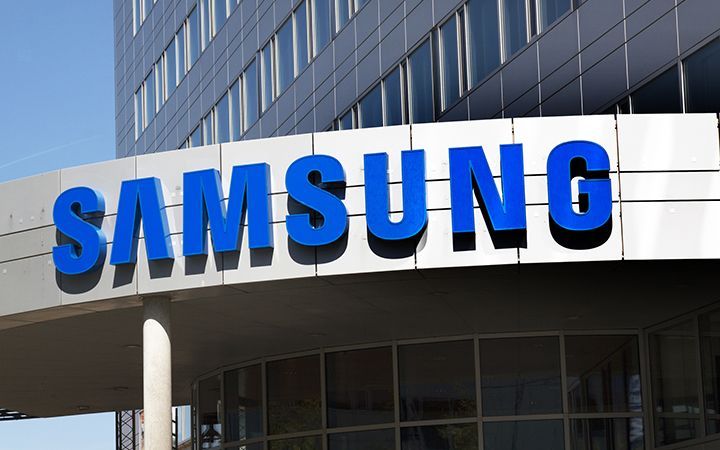 Юристы Samsung просят суд отклонить иск певицы Дуа Липы