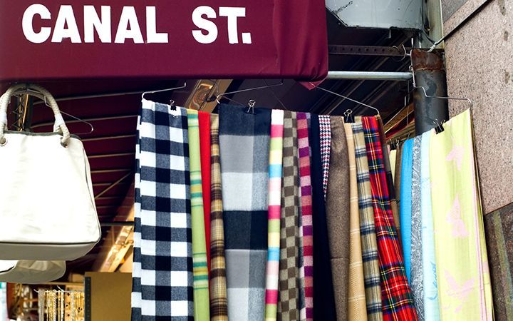 На Canal Street продолжается торговля контрафактом