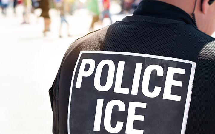 Агентам ICE временно запретили задерживать нелегалов без судимости